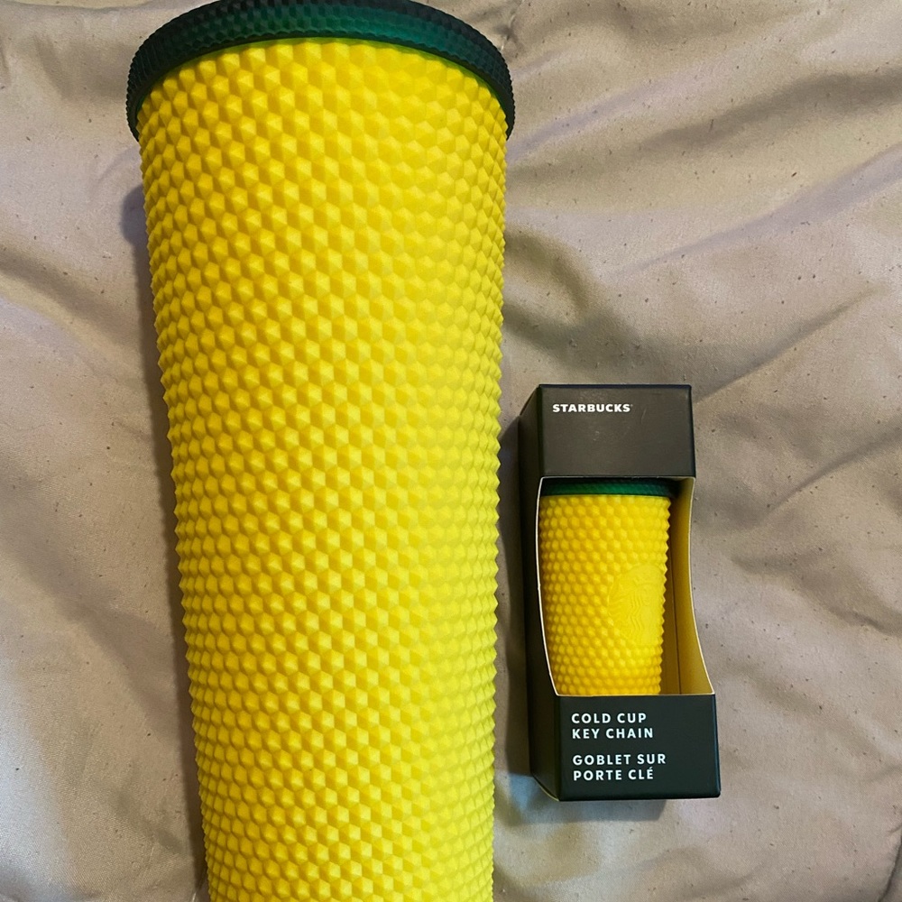 Starbucks Hawaii pineapple cup and keychain set